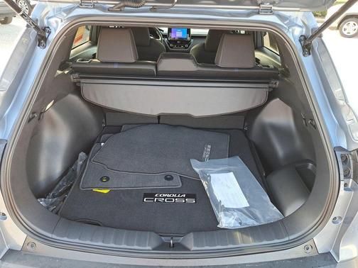 2026 Toyota Corolla Cross Hybrid SE