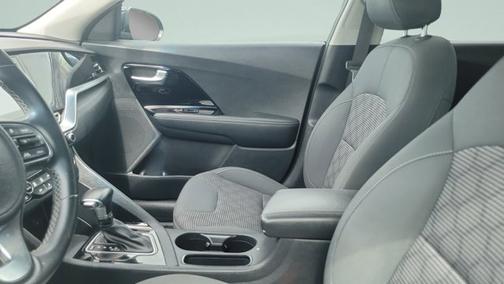 Aurora Black 2022 Kia Niro LXS