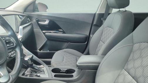 Aurora Black 2022 Kia Niro LXS
