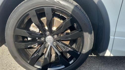 2021 Volkswagen Tiguan 2.0T SE R-Line Black