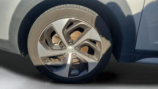 Molten Silver 2017 Hyundai TUCSON Sport