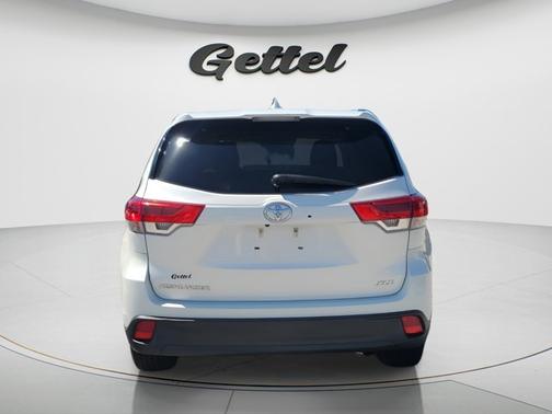 Blizzard Pearl 2018 Toyota Highlander XLE