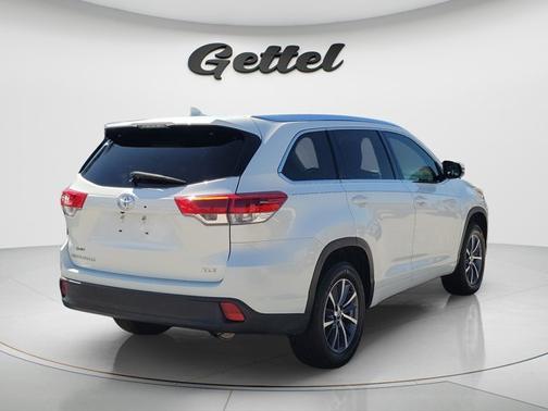 Blizzard Pearl 2018 Toyota Highlander XLE