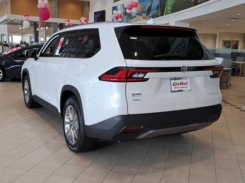 Desert Wind 2026 Toyota Grand Highlander Platinum