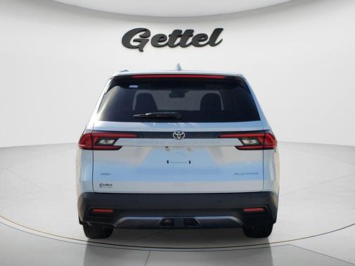 Pearl 2025 Toyota Grand Highlander