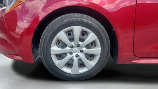 Pearl 2023 Toyota Corolla LE