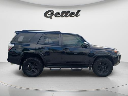 Midnight Black Metallic 2022 Toyota 4Runner SR5