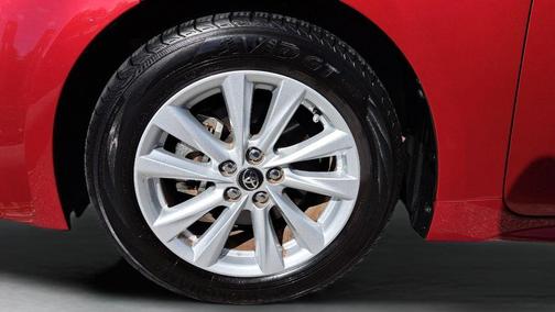 2025 Toyota Corolla Hatchback SE