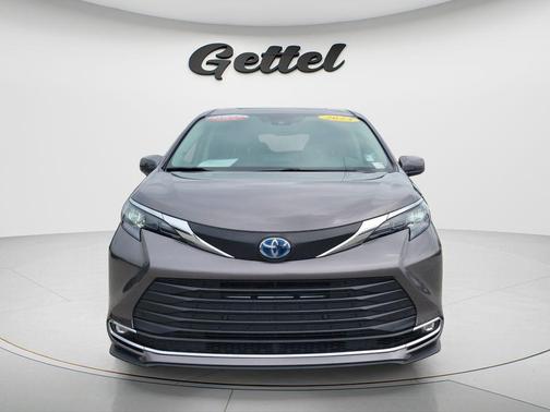 Predawn Gray Mica 2024 Toyota Sienna XLE