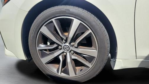 White 2020 Nissan Maxima 3.5 SL