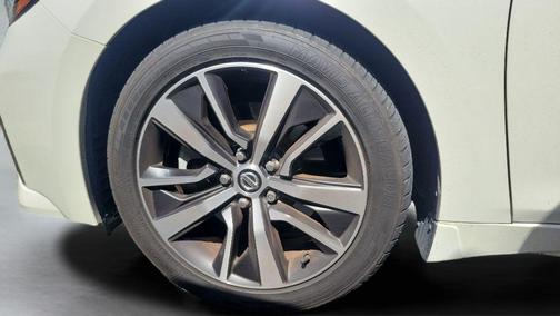 White 2020 Nissan Maxima 3.5 SL