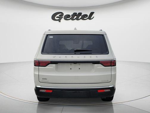 Luxury White Pearlcoat 2022 Jeep Wagoneer Series III