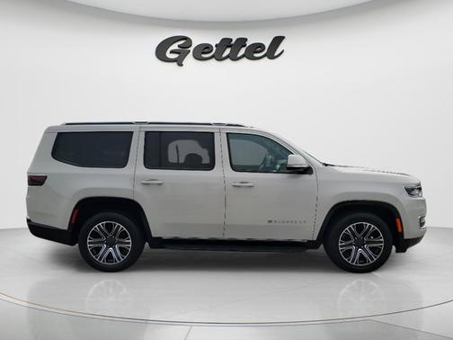 Luxury White Pearlcoat 2022 Jeep Wagoneer Series III