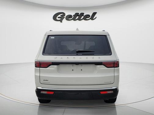 Luxury White Pearlcoat 2022 Jeep Wagoneer Series III