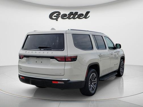 Luxury White Pearlcoat 2022 Jeep Wagoneer Series III
