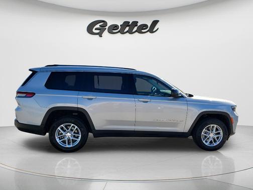 2022 Jeep Grand Cherokee L Laredo