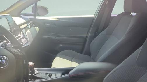 Blizzard Pearl 2018 Toyota C-HR XLE