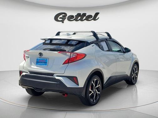 Blizzard Pearl 2018 Toyota C-HR XLE