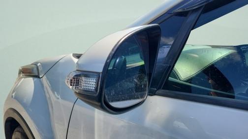 Blizzard Pearl 2018 Toyota C-HR XLE