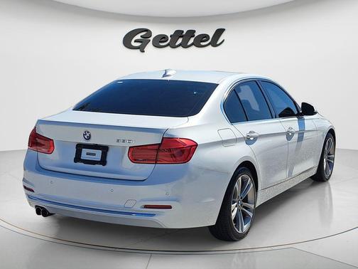 2018 BMW 330 i