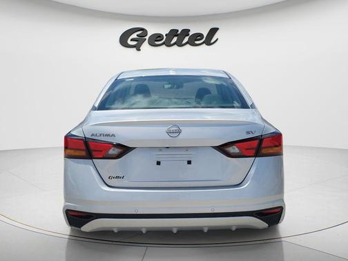 Brilliant Silver Metallic 2024 Nissan Altima 2.5 SV