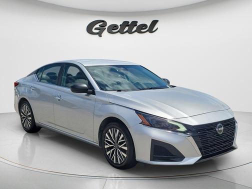 Brilliant Silver Metallic 2024 Nissan Altima 2.5 SV