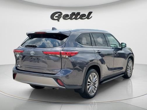 Magnetic Gray Metallic 2020 Toyota Highlander Platinum