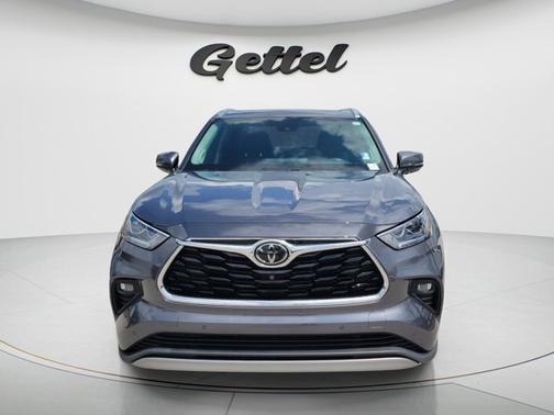 Magnetic Gray Metallic 2020 Toyota Highlander Platinum