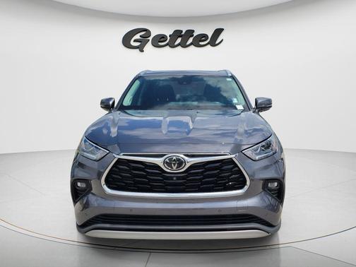 Magnetic Gray Metallic 2020 Toyota Highlander Platinum