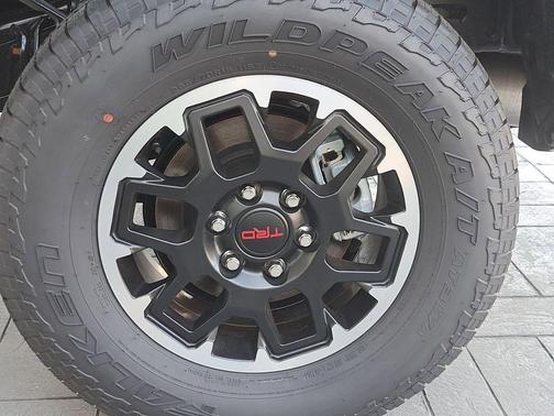 2025 Toyota Tacoma Hybrid TRD Off Road