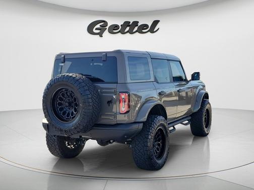 Eruption Green Metallic 2025 Ford Bronco Badlands