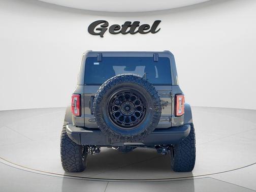 Eruption Green Metallic 2025 Ford Bronco Badlands