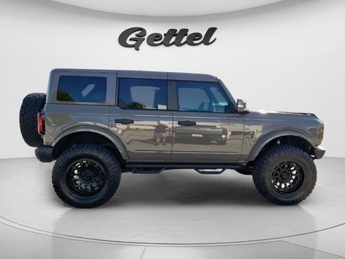 Eruption Green Metallic 2025 Ford Bronco Badlands