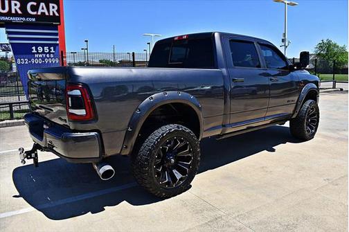 2020 RAM 2500 Laramie Crew Cab 4X4 6'4' Box