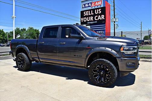 2020 RAM 2500 Laramie Crew Cab 4X4 6'4' Box
