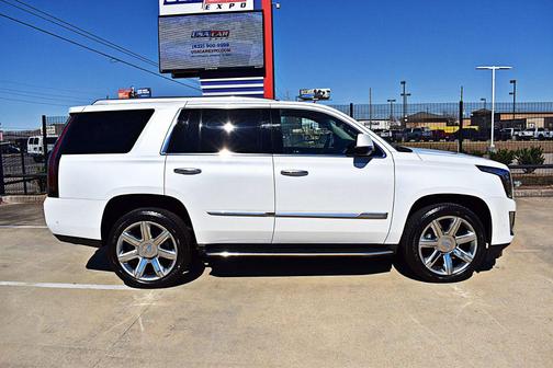 2017 Cadillac Escalade Luxury
