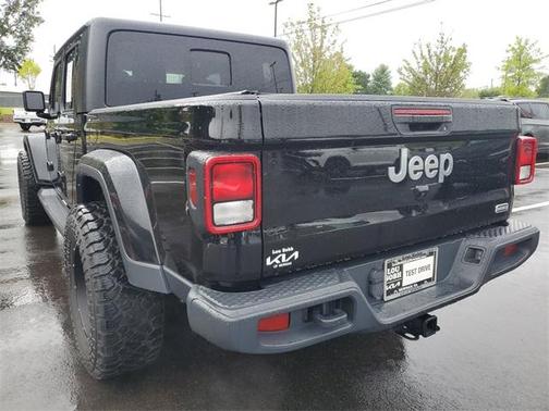 2022 Jeep Gladiator Overland