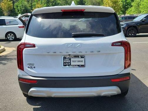 Glacial White Pearl 2022 Kia Telluride LX