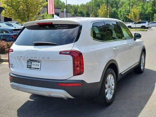 Glacial White Pearl 2022 Kia Telluride LX