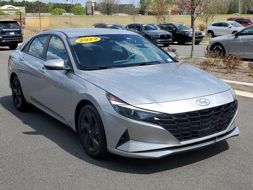 2022 Hyundai ELANTRA SEL