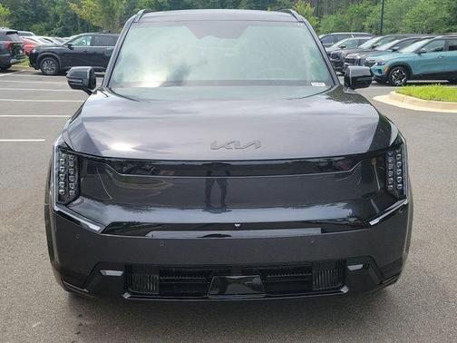 Metal 2026 Kia EV9 Land