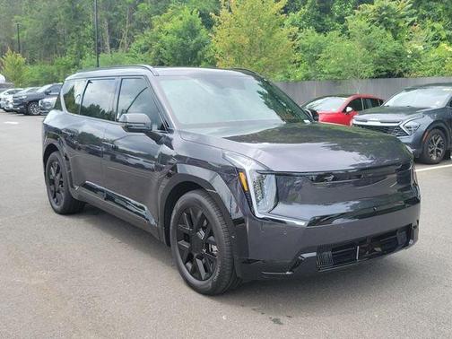 Metal 2026 Kia EV9 Land