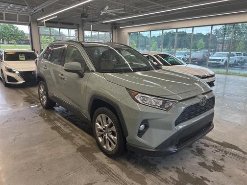 2020 Toyota RAV4 XLE Premium