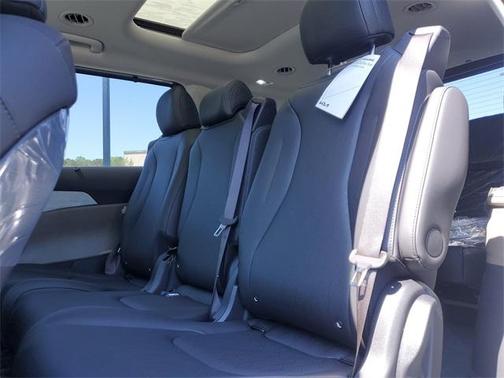 2025 Kia Carnival Hybrid SX