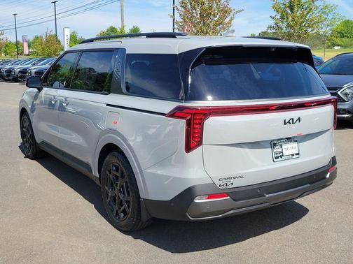 Ceramic Silver 2026 Kia Carnival SX Prestige