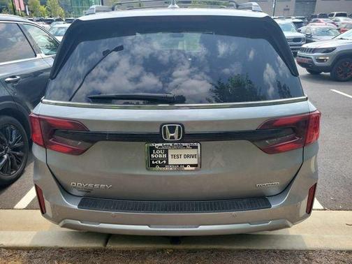 Silver 2025 Honda Odyssey Touring