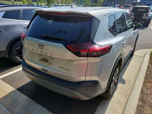 Brilliant Silver Metallic 2022 Nissan Rogue SV
