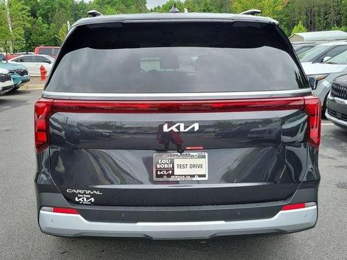 Metal 2026 Kia Carnival EX