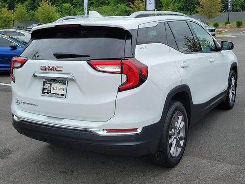 Summit White 2022 GMC Terrain SLT