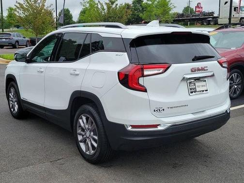 Summit White 2022 GMC Terrain SLT